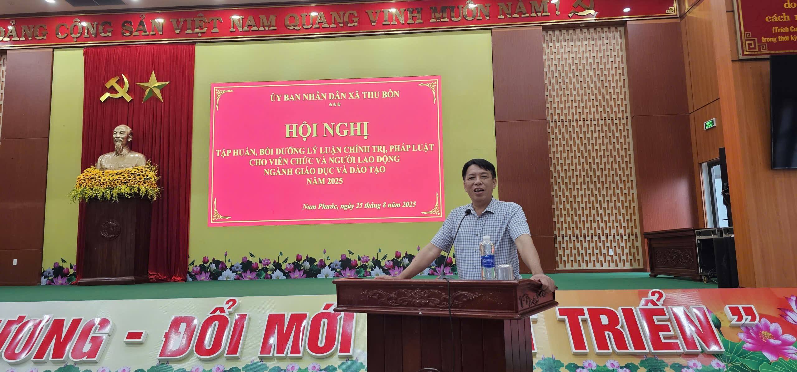 Xã Thu Bồn mở lớp bồi dưỡng chính trị hè 2025