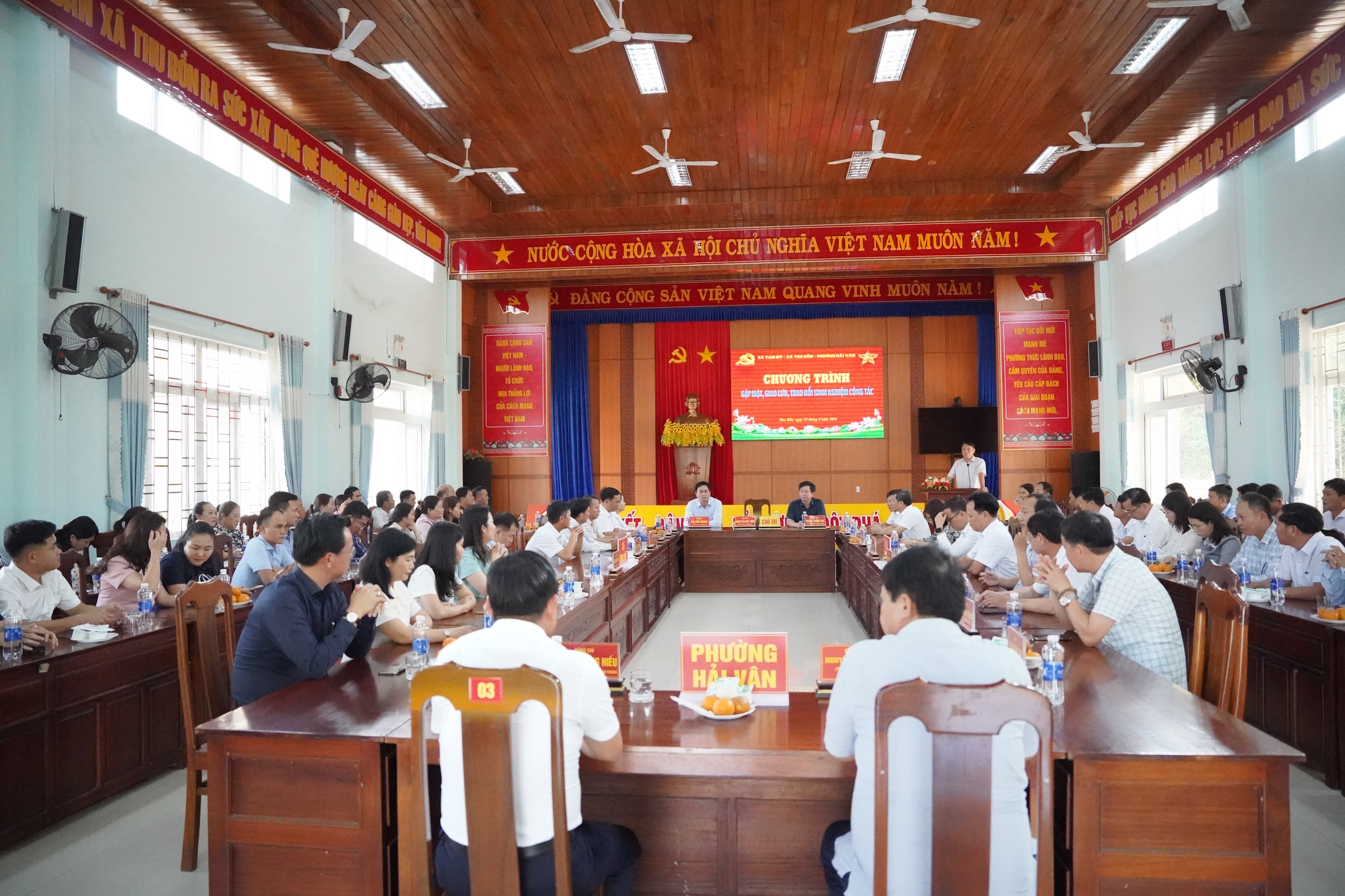 Tăng cường mối quan hệ kết nghĩa giữa Thu Bồn, Hải Vân và Tam Mỹ