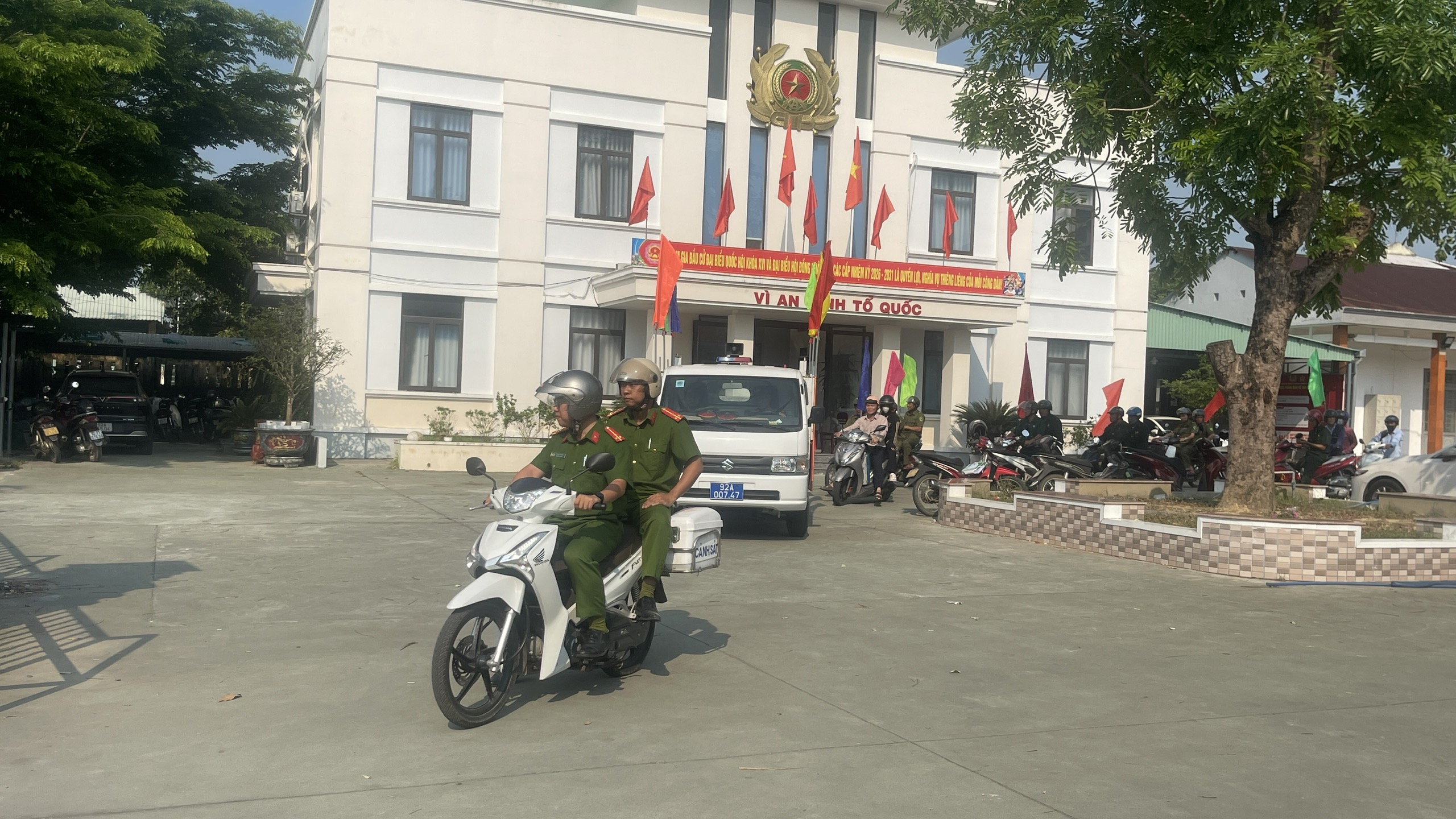 Lập lại trật tự hành lang giao thông.