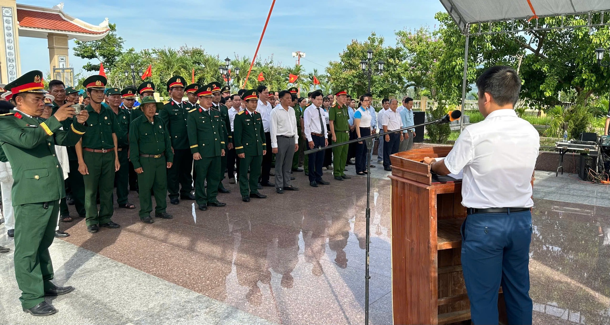 Lễ truy điệu và an táng hài cốt kiệt sĩ.