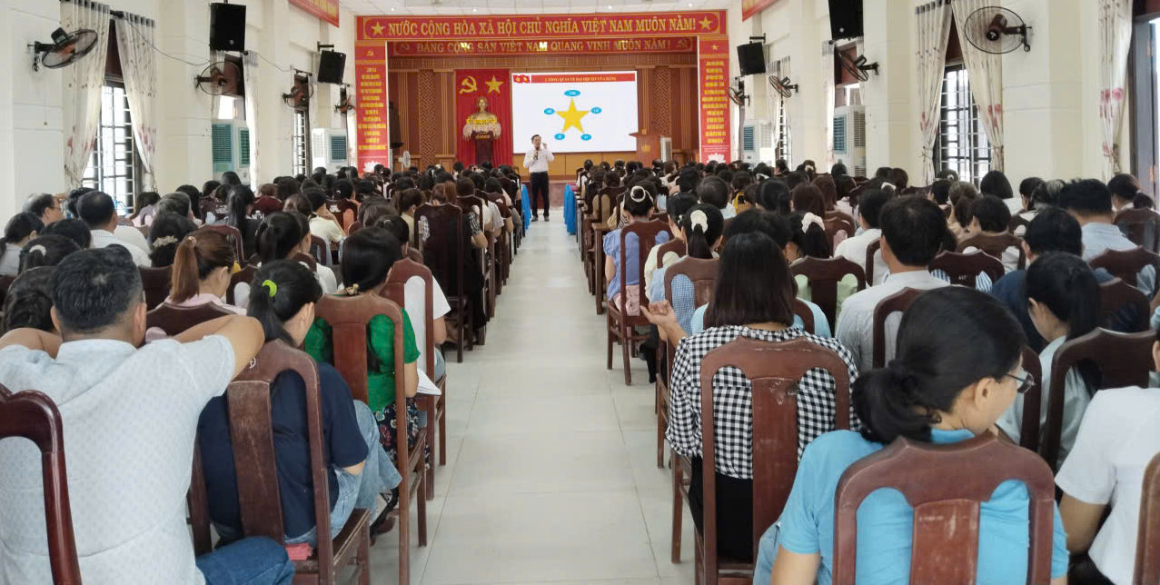 Xã Thu Bồn tổ chức Khai mạc Lớp bồi dưỡng lý luận chính trị hè năm 2026 cho cán bộ, giáo viên ngành Giáo dục và Đào tạo